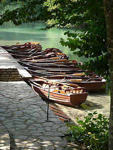 Plitvice-sjøene, båter, landskapet, natur