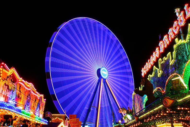 panoramsko kolo Wiener Riesenrad, noč, folk festival, vožnja, pošteno, vrveža, razpoloženje