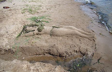 скульптура, из песка, берег реки, Лето, Солнце