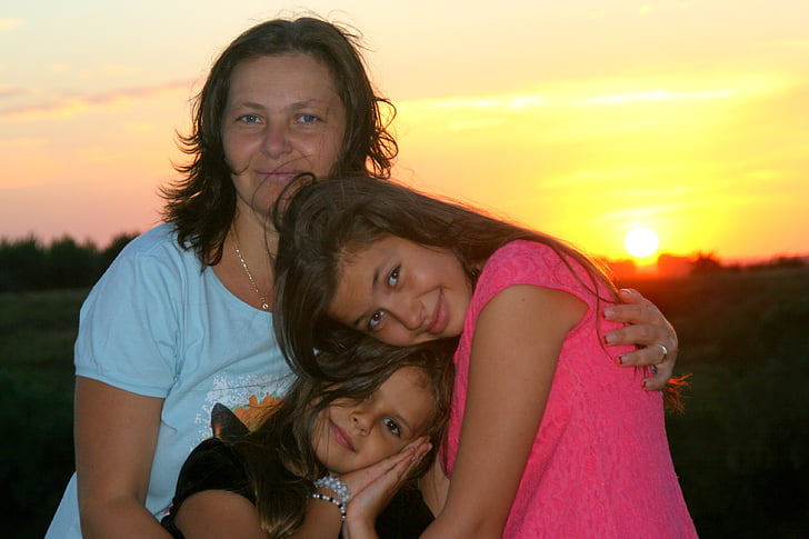 family, mom, daughter, sunset, hug, sun, smile