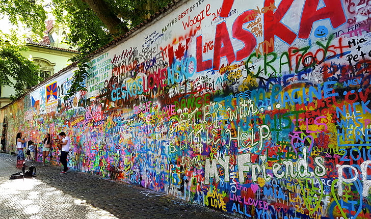 Jonas Lenono siena, Praha, grafiti, meno kūrinius, lennonismus, Čekijos Respublika, sienos