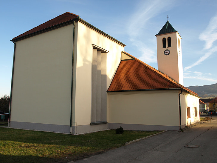 kirkko, Pfarrkirche, Hugo von Tauferstraße, arkkitehtuuri, rakennus, historia, uskonto