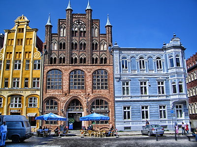 Stralsund, Vācija, pilsēta, ēkas, debesis, mākoņi, arhitektūra