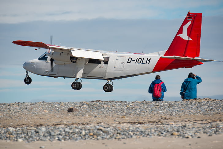 aircraft, landing, helgoland, dune, low altitude flight, propeller, airport