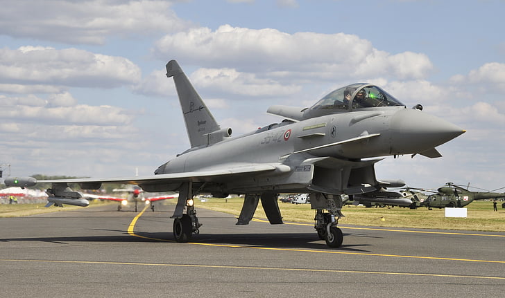 a gép, Eurofighter, ef2000, azt mutatja, Airshow, leszállás, motorok