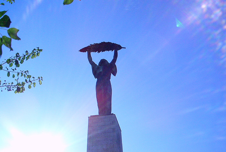 Budapesta, Statuia, Dealul Gellért
