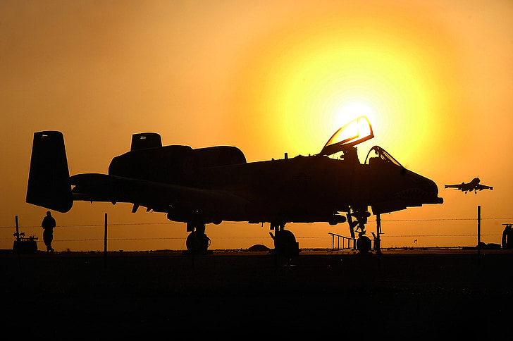 sotilaslentokoneiden siluetti, Sunset, Jet, lentokone, ilmailun, maahan, a-10