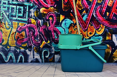 graffiti, putz bucket, remove, make clean, clean, cleaning, multi colored