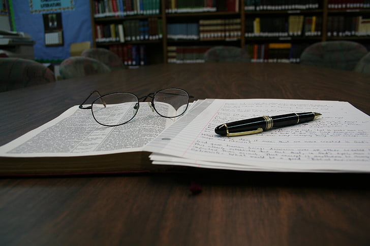 bok, komposisjon, briller, siden, papir, penn, lesing