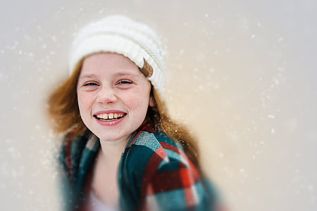 Κορίτσι, χιόνι, Χειμώνας, ένα χαμόγελο, διασκέδαση, το παιδί