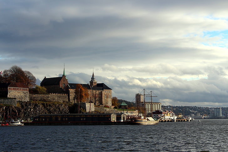 Oslo, Norwegia, Port, Oslofjord, Miasto, chmury, podróży