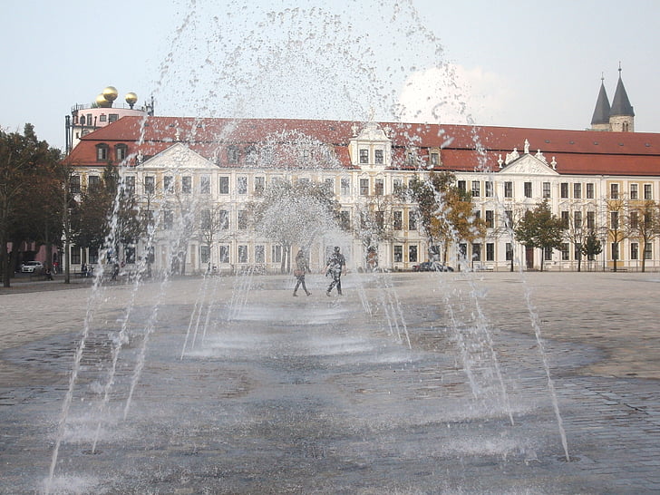 szökőkút, Magdeburg, templom tér