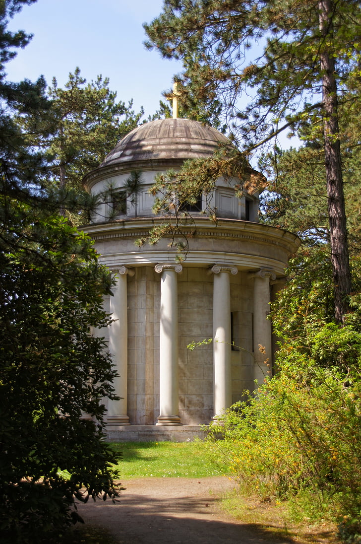 Leipzig, södra kyrkogården, mausoleum, columnar