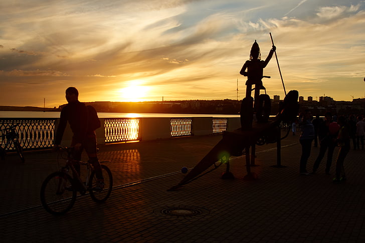 západ slnka, silueta, sakulptura, cyklista