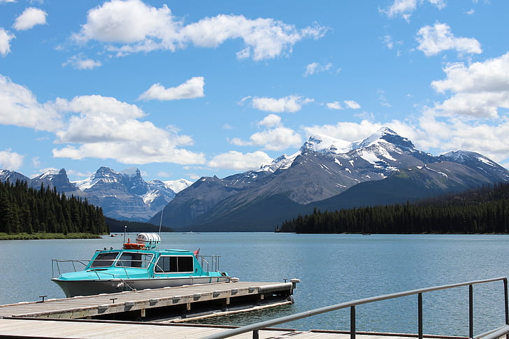 kanadensiska Klippiga bergen, Maligne lake, Jasper, Alberta, Kanada, båt, sjön
