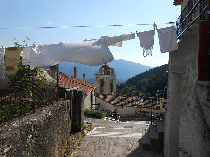 χωριό, σοκάκι, δρόμος, Ιταλικά, Εκκλησία, καμπαναριό, πλυντήριο ρούχων