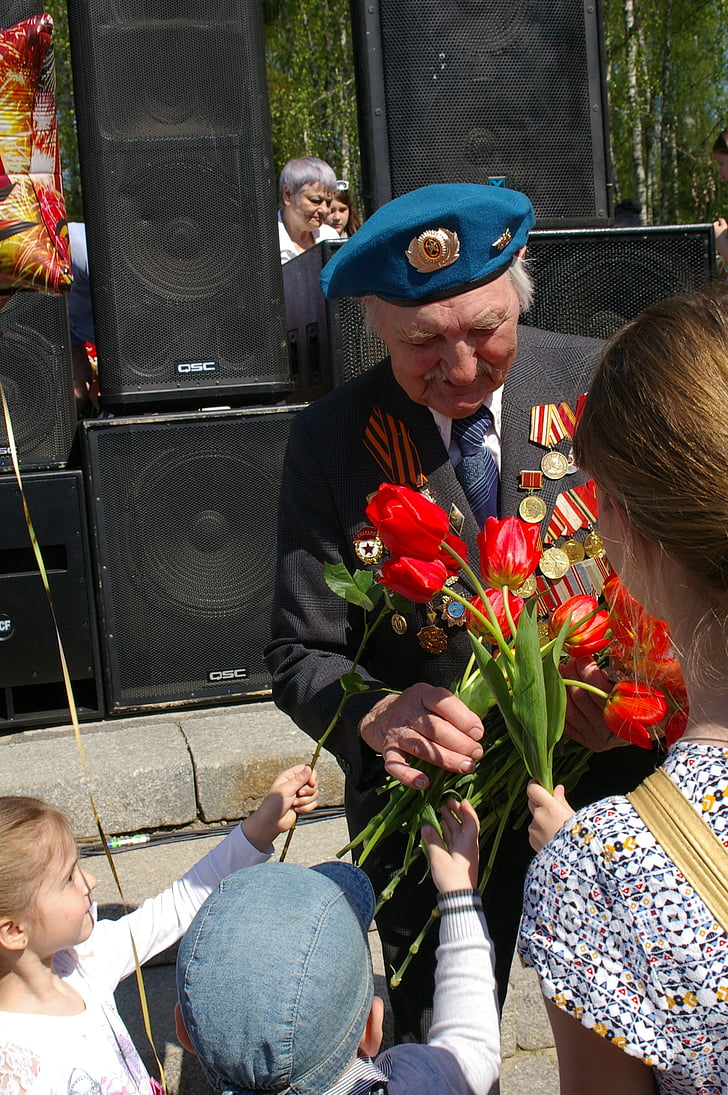 Dzień zwycięstwa, Obninsk, eternal flame, ludzie, kwiat, kultur