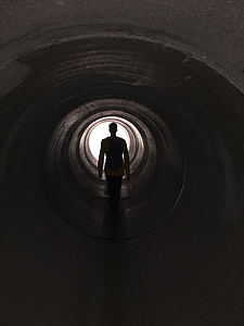 tunelové propojení, tunelu, světlo na konci tunelu, šero, trubice, betonové trubky, kanál