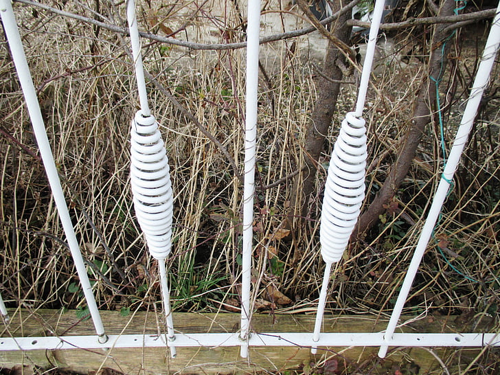 garden hag, iron rods, ornament, 28 08 2007, white, nature