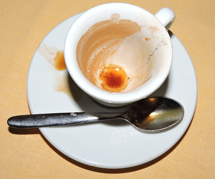 puodelis, purvinas, kavos, arbatinis šaukštelis, lėkštė, baigtas, vartojamas
