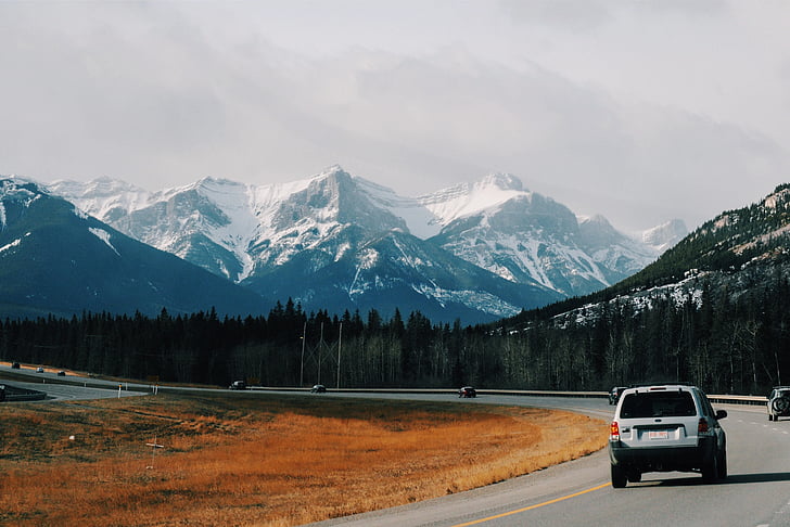 Carros, paisagem, montanhas, estrada, neve, pico de neve, viagens