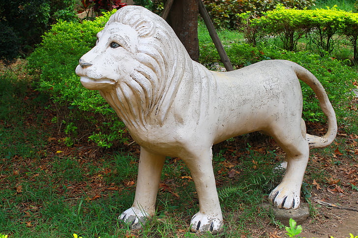 León, estatua de, Parque