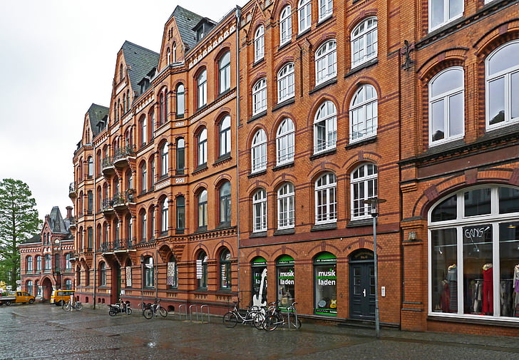 Flensburg, hajó bridge road, homlokzat, erkély, kereskedelmi épület, a Residence, régi post