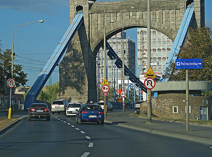 Vroclava, tilts, grunwaldzki tilts, celiņa, automašīnas, satiksme, arhitektūra