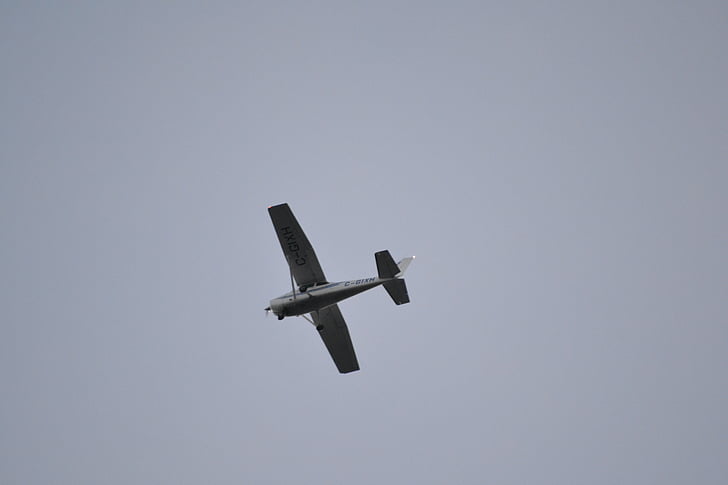 航空機, 灰色の空, 小型飛行機