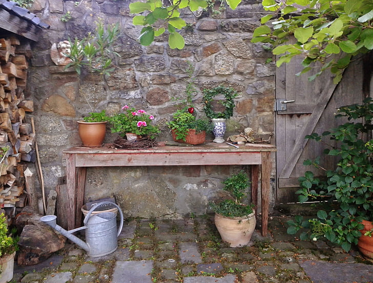 Záhrada, gartendeko, záhradné dekorácie, záhradný dizajn, Terasa, zátišie, kanvica na vodu