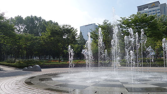 Park, fontána, letné