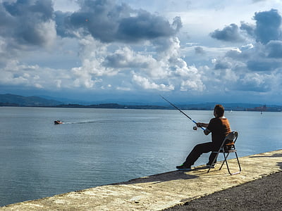 釣り, 海, 山, 風景, 椅子, 座っています。, ポート