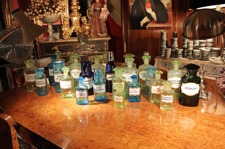 antiguitats, ampolles, perfumeria