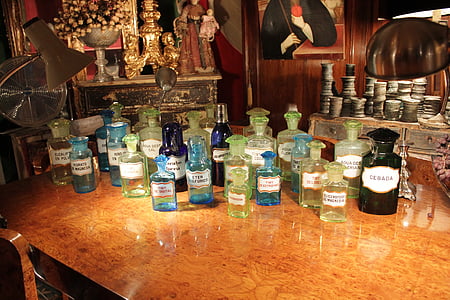 Antiguedades, botellas, Perfumería