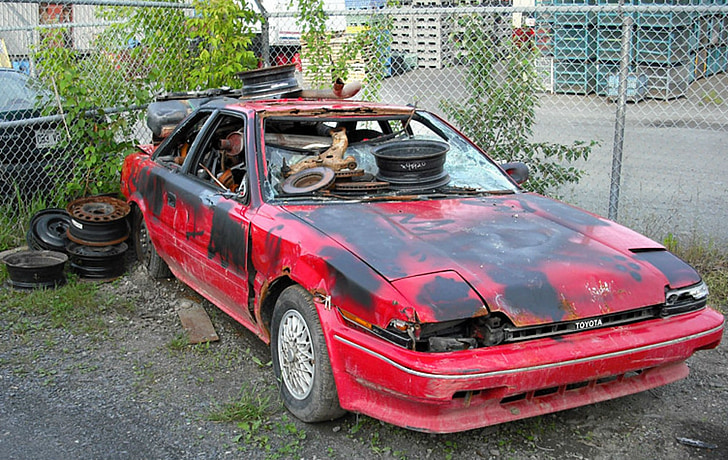 accidente de auto, antiguo, oxidado, restos del naufragio, coche, yarda de la chatarra, depósito de chatarra