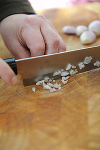 garlic, cut, knife, sharp, blade, metal, kitchen