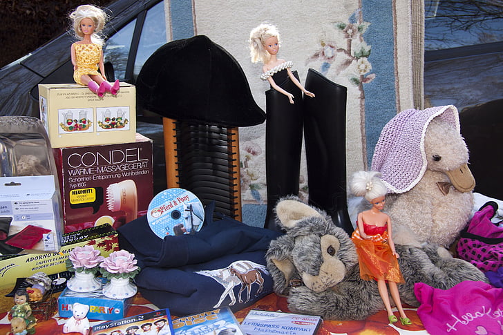 mercado das pulgas, Barbie, boneca Barbie, brinquedos, brinquedo clássico, empresa mattel, boneca da forma