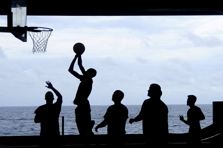 silhouette, gens, jouer, basket-ball, nuages, océan, mer