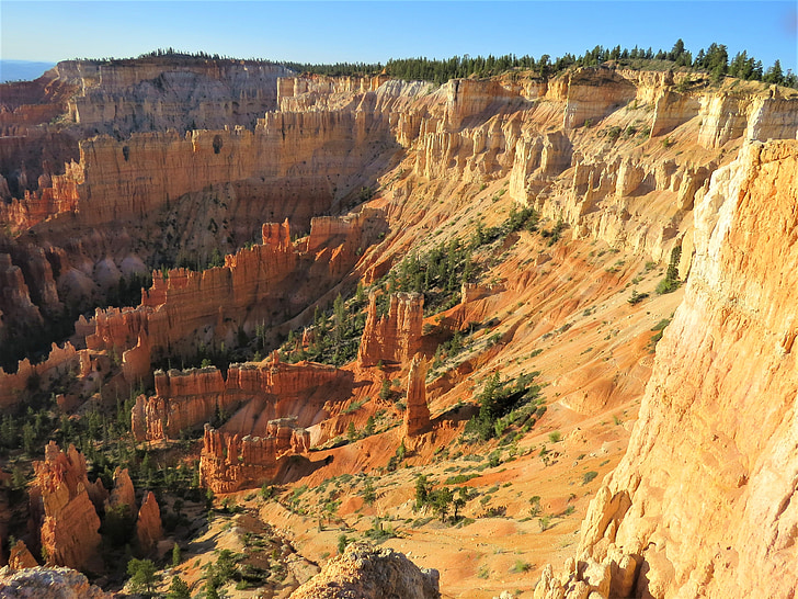 Bryce canyon, Utah, fjellformasjoner, landskapet, rød