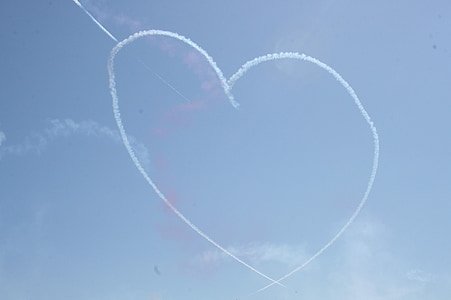 coração, céu, aviões, show aéreo, avião britânico, Eastbourne