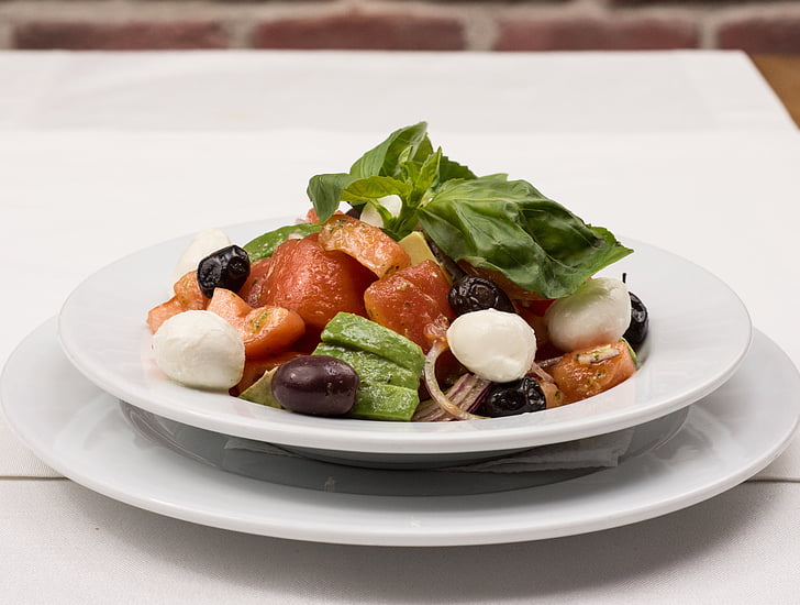 Salată italiană, busuioc, salata, tomate, rosii cherry, legume, sănătos