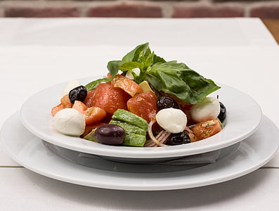 Salade italienne, basilic, salade, tomates, tomates cerises, légume, en bonne santé