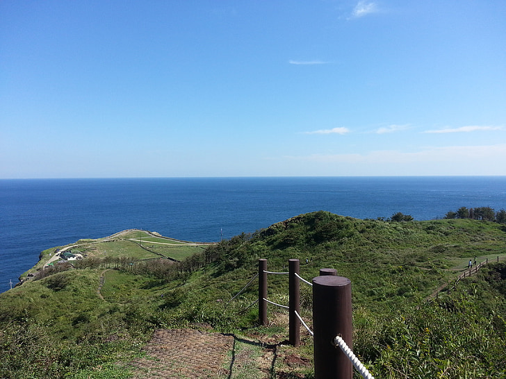 Jeju, debesis, jūra