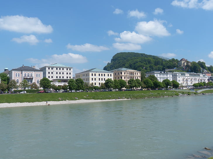 Salzburg, Neustadt, villák, Uptown, Salzach, Kapuzinerberg, Salzach-folyó