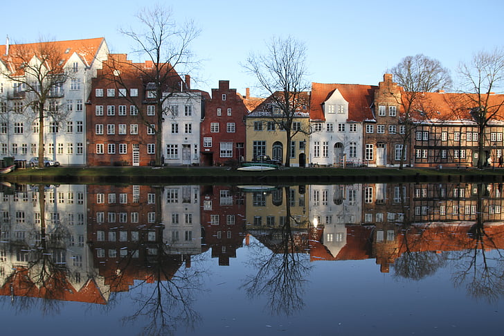 Lübeck, vieille ville, le canal lübeck