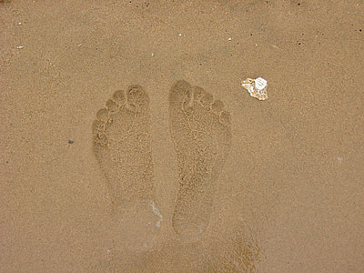 footprints, sha, beach