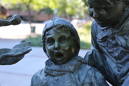Kind, Statue, Bronze, außerhalb, im freien, Sommer, Kinder