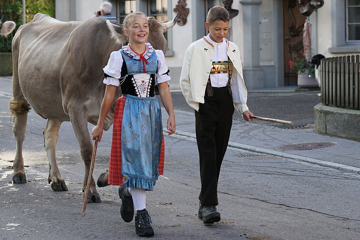 Εμφάνιση των βοοειδών, Appenzell, χωριό, Sennen, κοστούμι, κοστουμιών κορίτσι, κοστούμι αγόρι