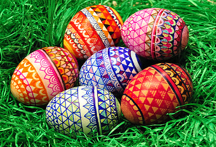 Великден, Великденски яйца, боядисани, цветни, трева, Деко