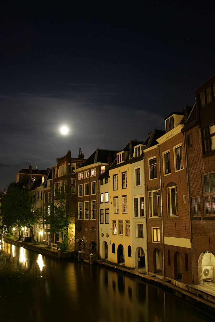 night, utrecht, canal, moon, light, dark, netherlands